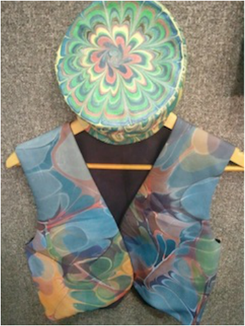 Marbled hat and waist-coat